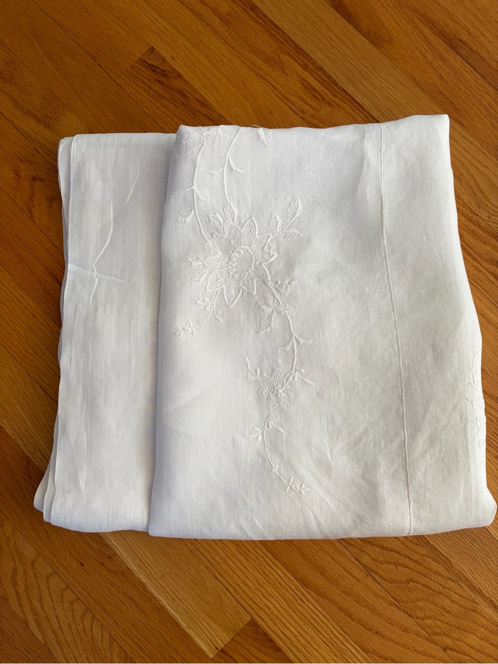 Beautiful Delicate White Vintage Tablecloth, wide trim, delicate details